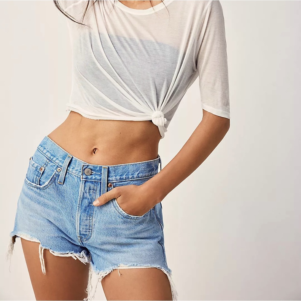 Levi’s 501 denim shorts fringe, 30”